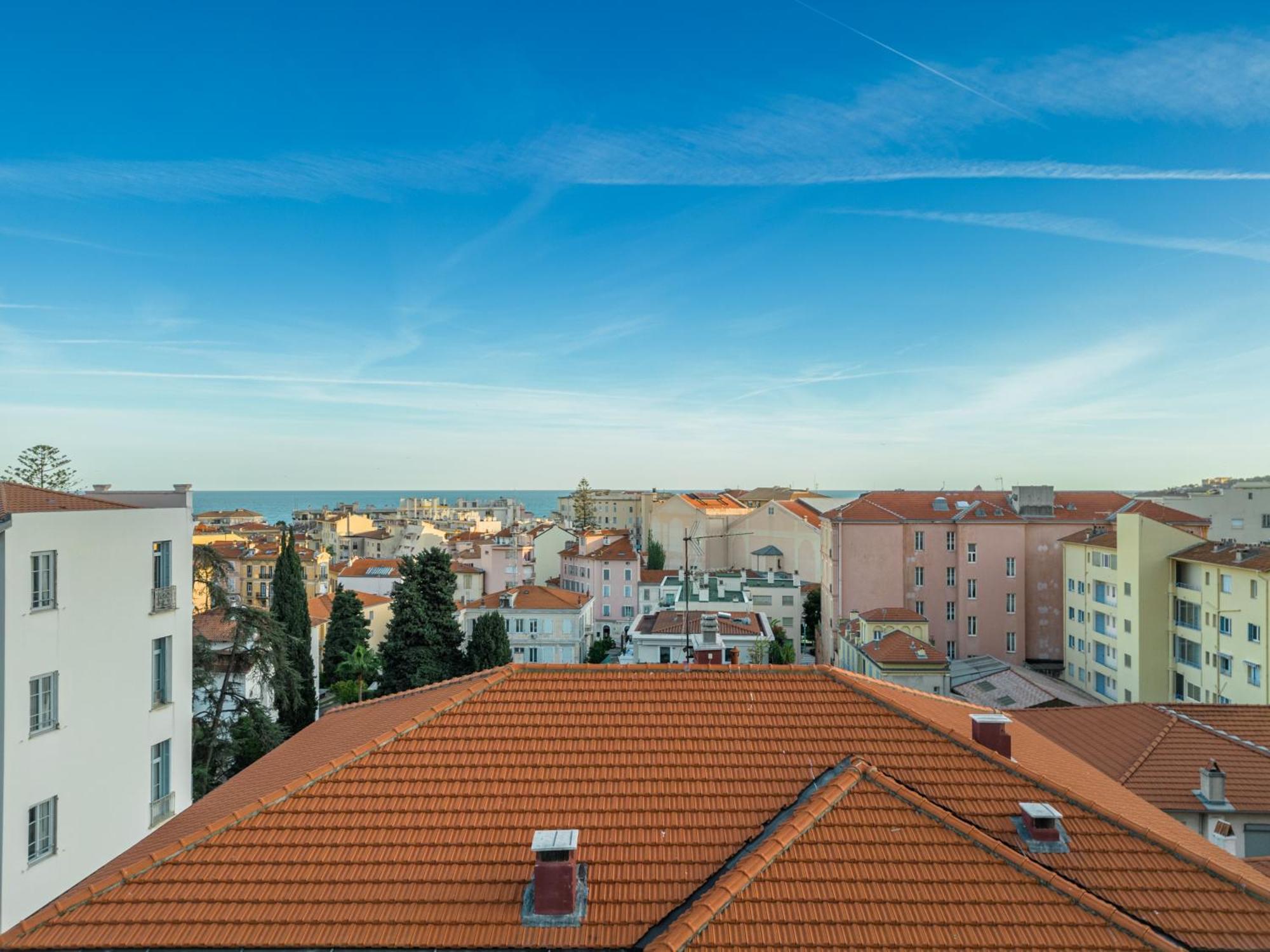 La Fabrique A Poupees - Chambres Et Appartements De Charme Au Coeur De Ментона Экстерьер фото